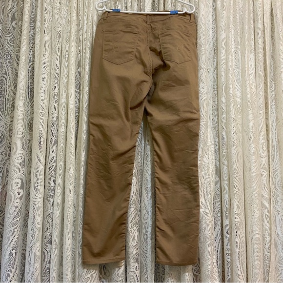 Jordache Slim Leg Khaki Pants. - Picture 2 of 5
